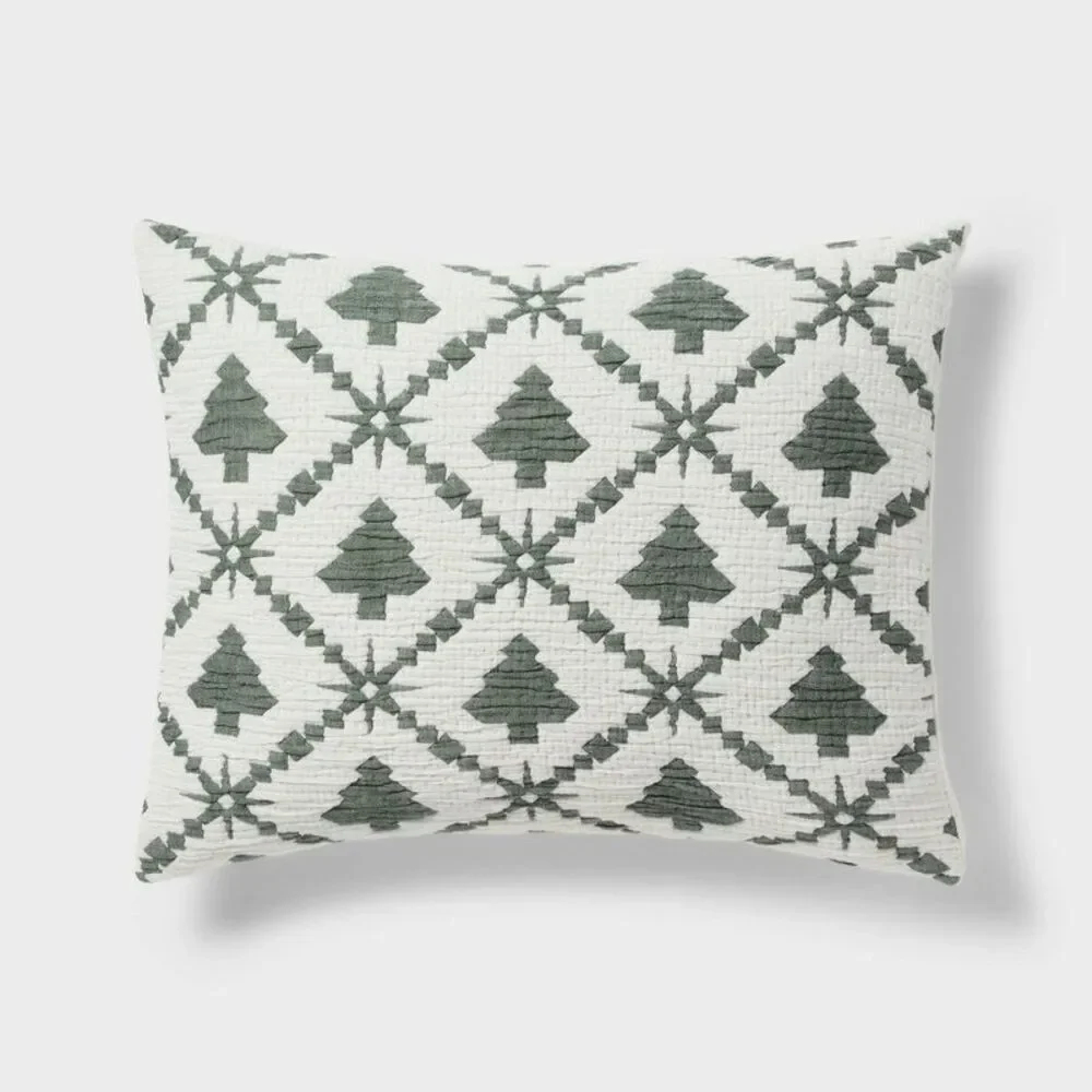 Full/Queen Holiday Matelasse Quilt Set Green - Threshold
